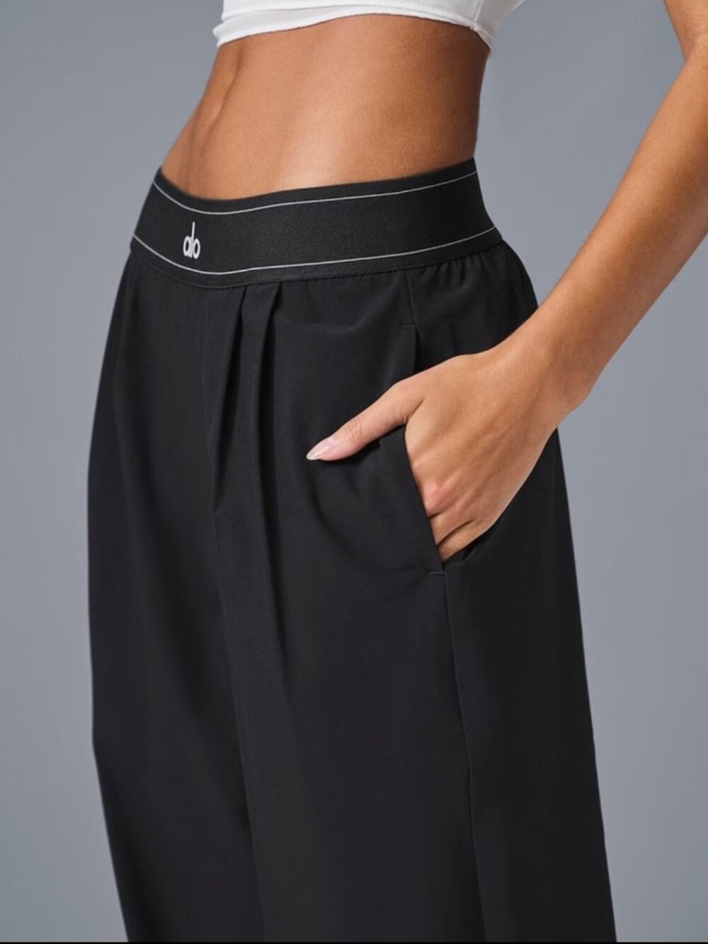 NWT💟ALO Yoga Black Straight Leg Pants,Casual Style Suit Up Trouser (Regular) 👖
